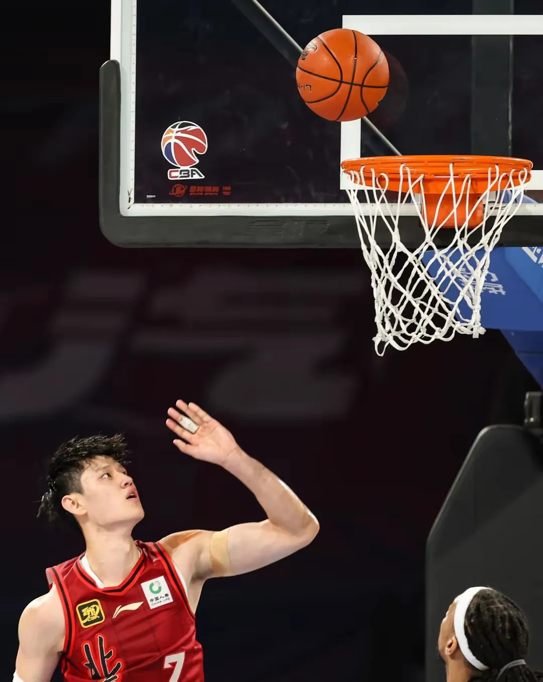 国际比赛日广厦男篮远射贴柱——NBA季后赛节点到来，管理层满意，控场能力受关注的简单介绍