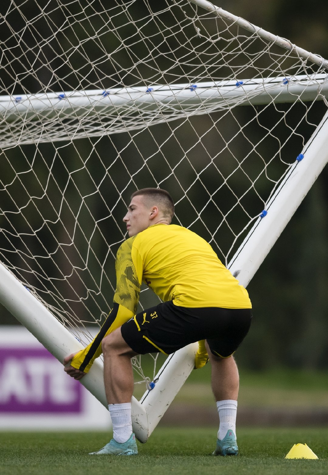 上海海港训练开放日；加时末段复出首秀引欢呼；德甲在即；轮换策略成焦点的简单介绍