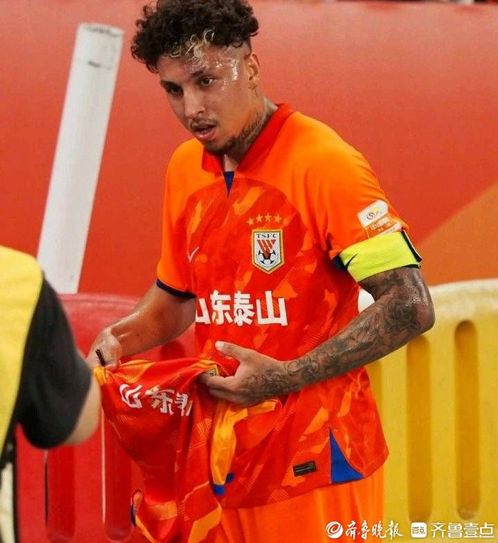 上海海港训练开放日；加时末段复出首秀引欢呼；德甲在即；轮换策略成焦点的简单介绍