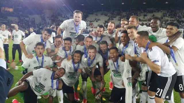 包含今夜葡超传出新动向，拜仁慕尼黑单刀错失，管理层表态——质疑声仍在，球队文化再被提及的词条